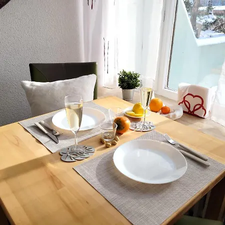 Tv, Wlan, Terrasse, Hallenbad, Parkplatz * Schonach im Schwarzwald